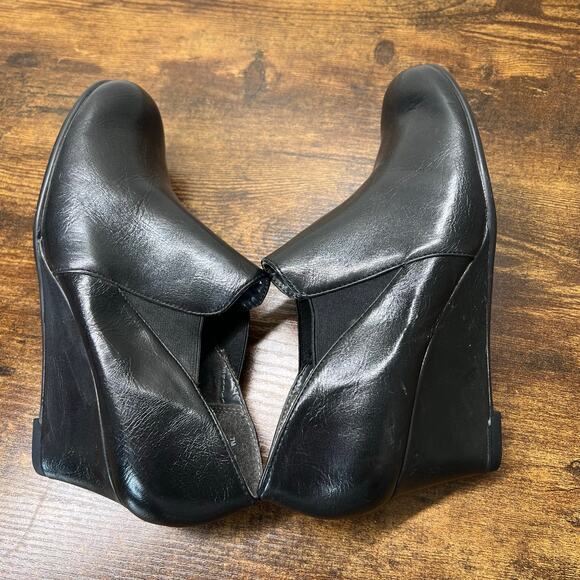 Aerosoles Sundown Wedge Boots 7 Womens Black Leather Ankle Booties Slip On New - Picture 8 of 10